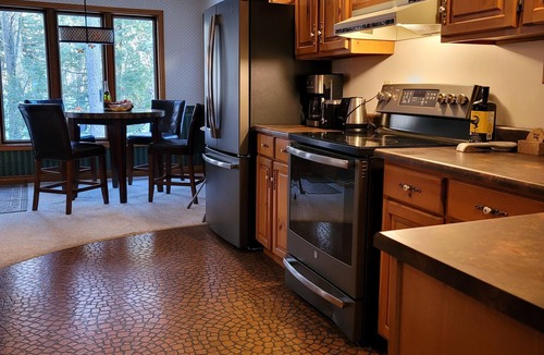 Grand Bend Cottage | Grand Bend - Southcott Pines Chalet Near the Lake