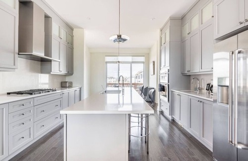 Bowmanville House | Grand Waterfront Retreat – Under 1hr from Toronto