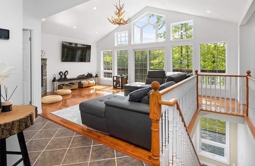 Tiny Cottage | Great Raccoon Lodge - Five Bedroom Cottage, Sleeps 10