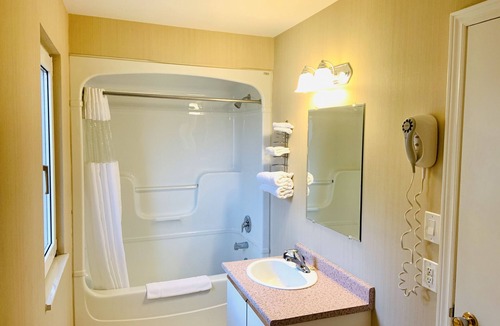 Lakeview Hotel | Green Acres Motel
