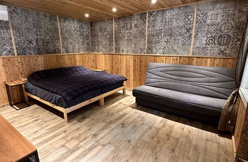 King Cabin | Green Oaks Lodge in King