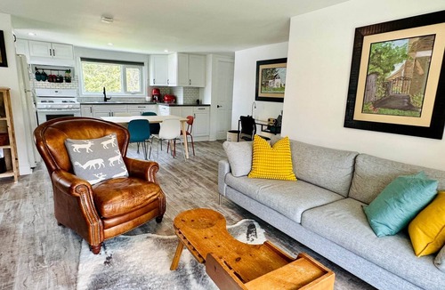 Port Stanley House | Grey Cottage in Port