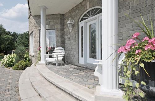 Golden Lake Resort | Greystone on Golden Lake