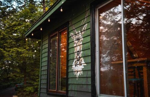 Scotia Ski Chalet | Grinmore Lakehouse with Panoramic View & Hot Tub