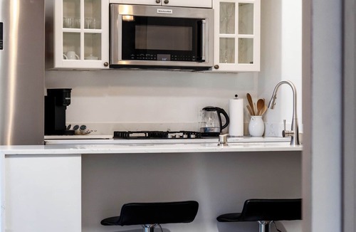 Collingwood House | Guest House 12 min to skiing, Free parking, Downtown Collingwood