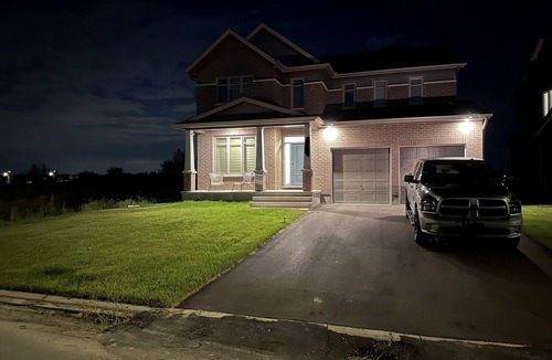 Russell House | Guest house in Russel Ontario, 25 mints away from Ottawa downtown .