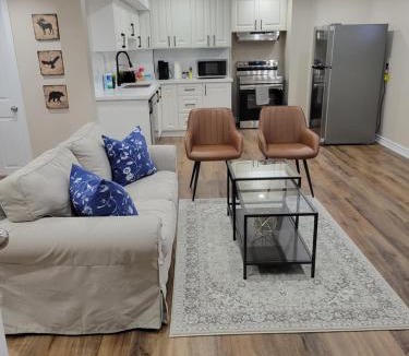 Whitby Apartment | Guest Suite in Whitby