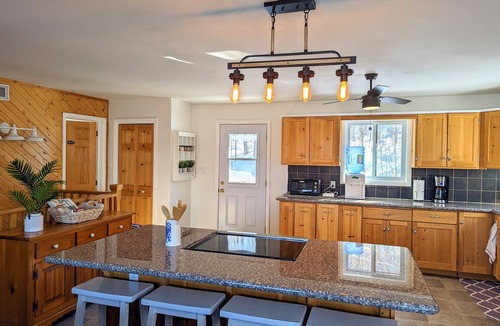 Eagle Lake Cottage | Haliburton Highlands Cottage Retreat - Your Summer Getaway Imagined!