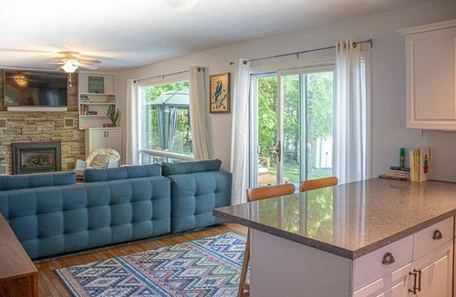 Frontenac Cottage | Hambly House - Luxury Waterfront Cottage w/Sand Beach & Hot Tub!