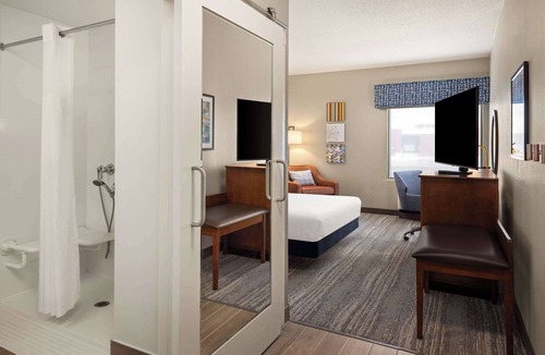 Maple Grove Hotel | Hampton Inn Minneapolis NW Maple Grove