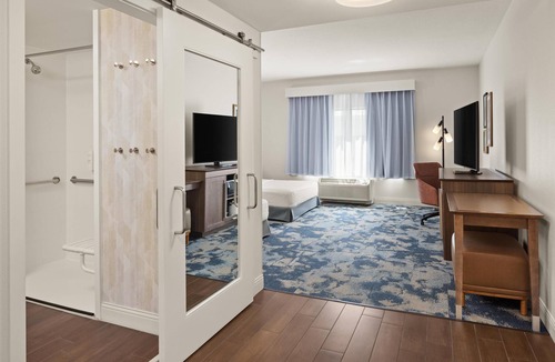 Roseville Hotel | Hampton Inn Minneapolis-Roseville