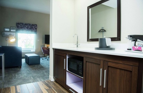 Warrington Hotel | Hampton Inn & Suites by Hilton Warrington Horsham