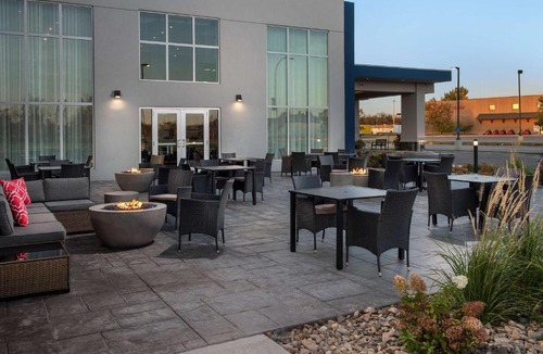 Warroad Hotel | Hampton Inn Warroad, MN