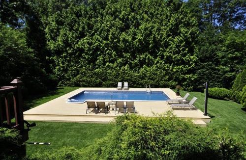 Hampton Bays House | Hamptons nice 4 Queen bdr,Billiard, CAC,BBq, call for preapproval