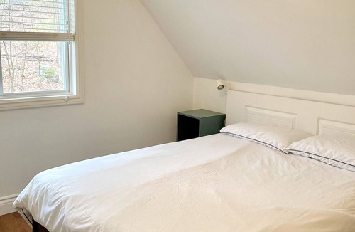 Marmora Cottage | Happy Daze River Retreat Cottage
