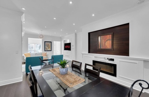 Riverdale Hotel | Harbory Stays - 4BR Suite