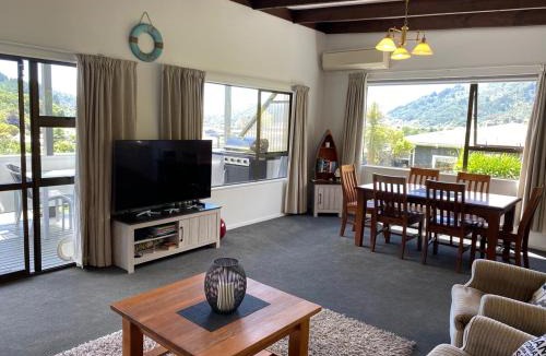 Picton House | Harbour View on Buller