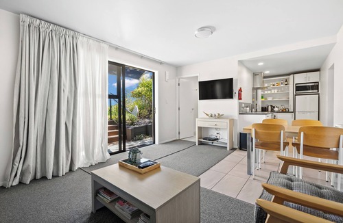 One Tree Point Apartment | HARBOURSIDE GETAWAY!
