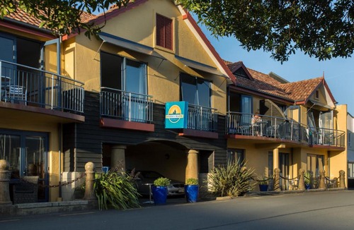Nelson Hotel | Harbourside Lodge