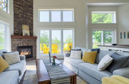 Bayfield Cottage | HarbourView - Peaceful getaway *Hot Tub*