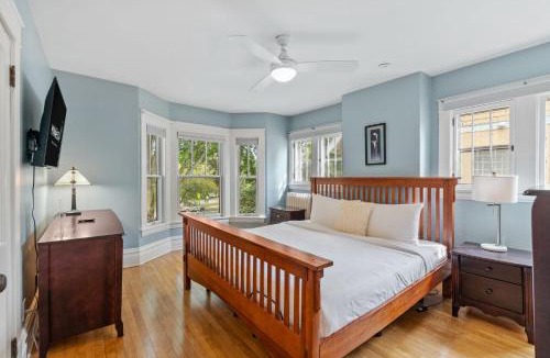 Linden Hills Villa | Harriet House