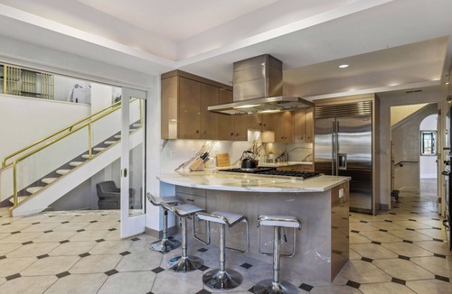 Southwest Minneapolis House | Harriet's Hideaway ON THE LAKE