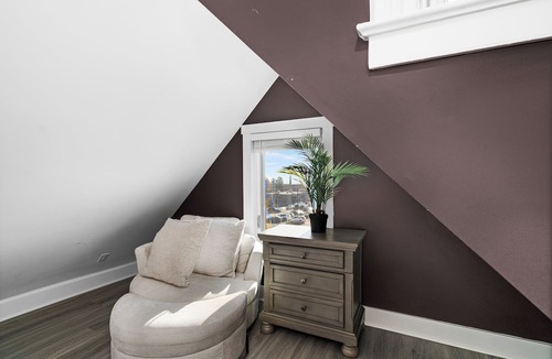 East Hillside Apartment | Harris House 5 | On Hospital Campus