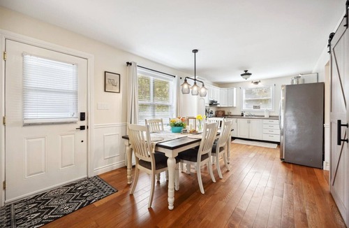Hastings Cottage | Hastings Waterfront Paradise Family Friendly Cottage~ HOT HUB~SALT SYSTEM~