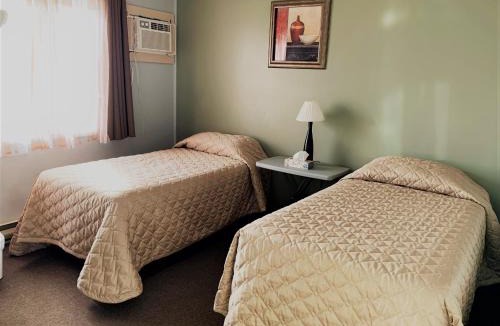 Manitoulin District Hotel | Hawberry Motel