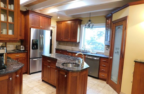 Congdon Park House | Hawthorne Manor- Perfect Duluth Location! Amazing historic home.