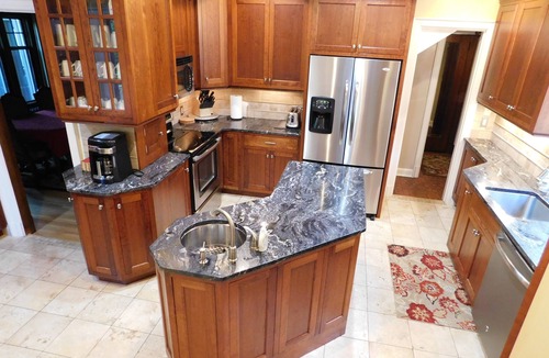 Congdon Park House | Hawthorne Manor- Perfect Duluth Location! Amazing historic home.