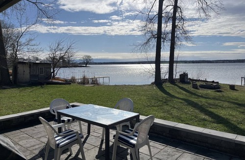 Greater Napanee Cottage | Hay Bay Haven on the Water