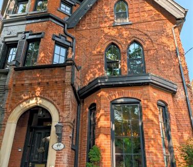 Bloor-Yorkville Bed & Breakfast | Hazelton Heritage