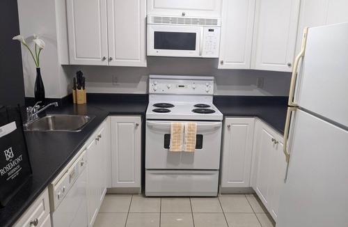 Toronto Entertainment District Condo | Heart of downtown Toronto, furnished 1 BR Luxury Suite