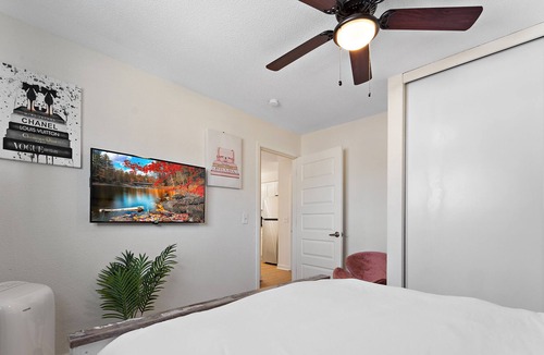 Northeast Minneapolis Arts District Apartment | Heart of Mpls Art District 2 Bedroom Home w Balcony