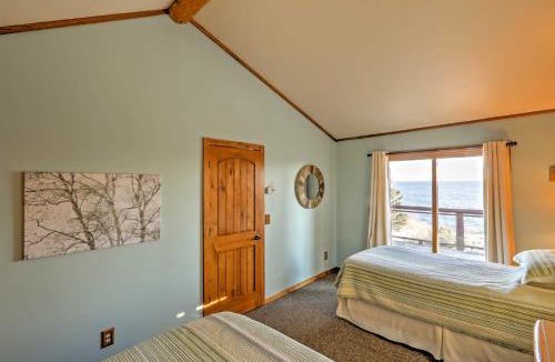Schroeder House | Heart of Superior Lake Cabin 15 Mi to Lutsen Mtn!