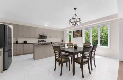 Keswick House | Heaven Beach House. 2 min Drive.