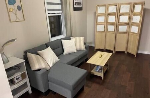 Courtland House | Heaven Retreats Cozy & Rest Room