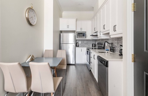 Smiths Falls Apartment | Heritage Rideau 1Br Apartment. Free Parking