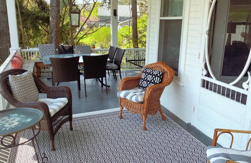 Port Stanley Cottage | Heritage style cottage with lake view, perfect porch for family gatherings.