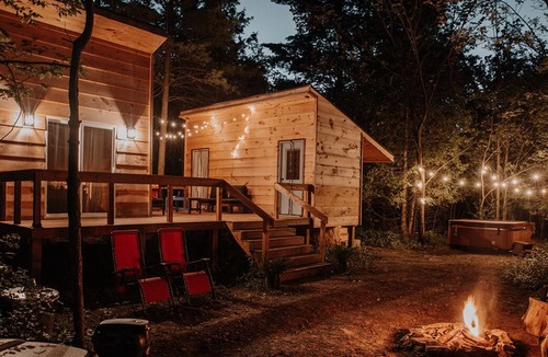 Hamilton Cabin | Hidden cabin on a horse ranch with hot tub
