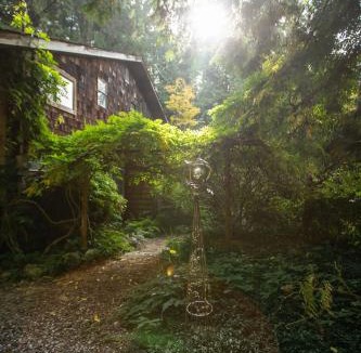 Roberts Creek Bed & Breakfast | Hidden Creek Hideaway
