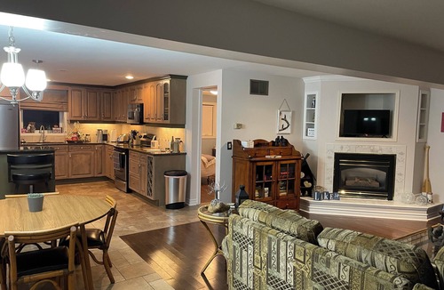 Pointe aux Roches House | Hidden Gem-Charming 2-bedroom house with WiFi and AC in welcoming Saint Joachim