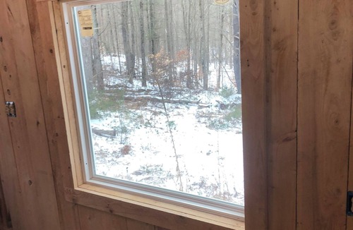 East Durham Cabin | HideAway Tiny Cabin. In the Mountains AC Bathroom. Shower. Dog Friendly.