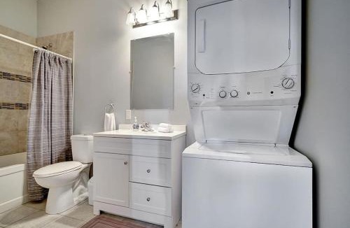 Sunnyside House | High-end condo downtown Kingston near RMC Queens