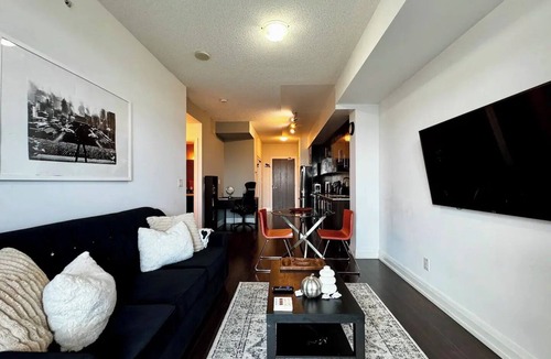 Thornhill Condo | High Floor Beautiful View Condo in Thornhill