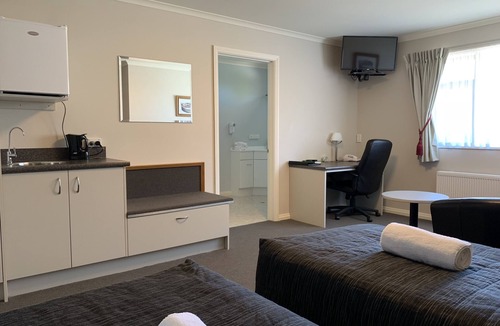 Fox Glacier Hotel | High Peaks Hotel