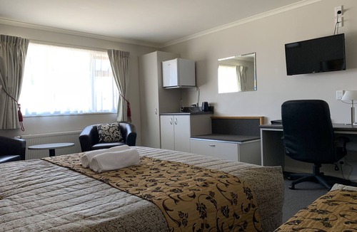 Fox Glacier Hotel | High Peaks Hotel
