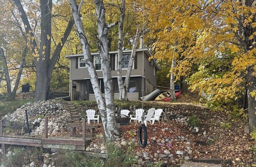 South Haven Cabin | Hillside Cabin on the Lake