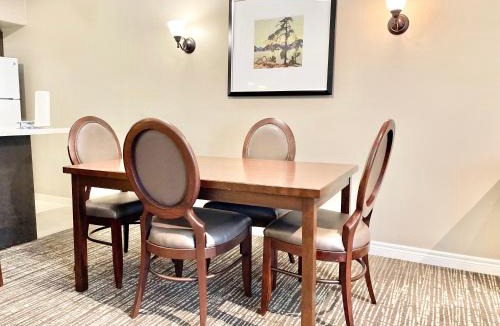 Oro-Medonte Apartment | Hillside Haven: Carriage Club Resort Retreat